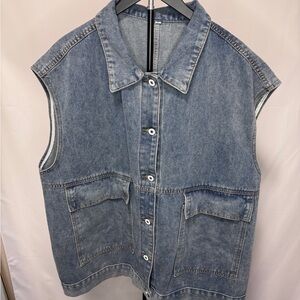 Sleeveless Denim Button-Front Vest - Blue